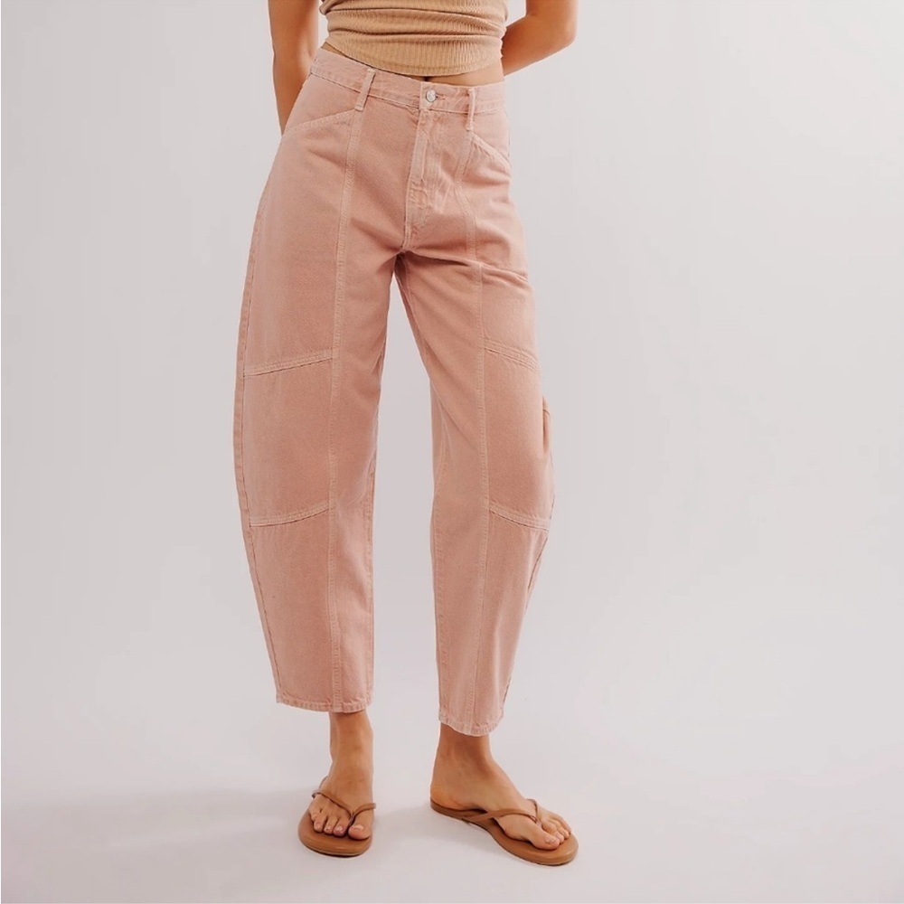 AGOLDE Mara Barrel Jeans in Pink Salt - Picture 2 of 15